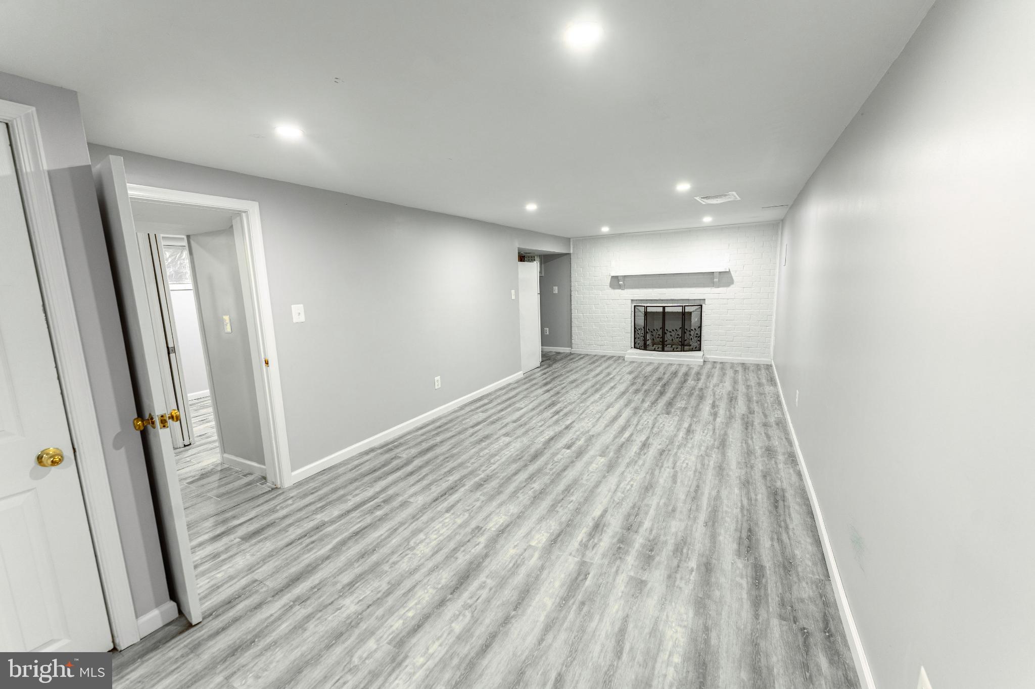 WEST SPRINGFIELD VILLAGE - Residential Lease