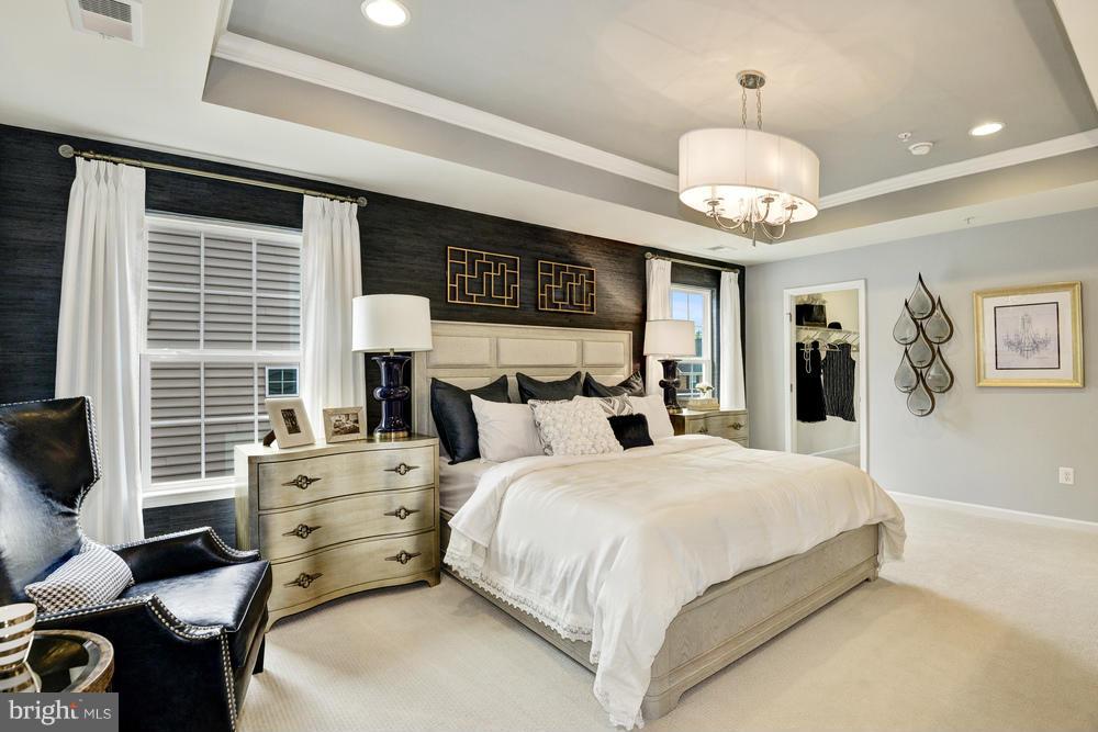 CREEKSIDE VILLAGE - Residential