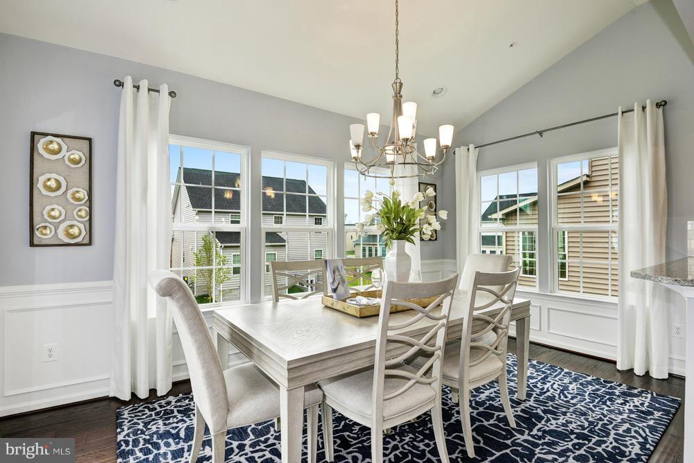 CREEKSIDE VILLAGE - Residential