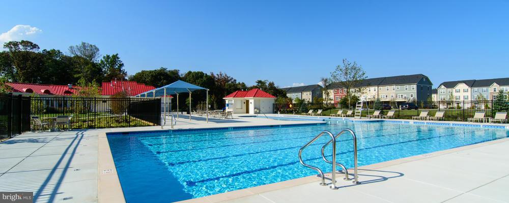 CREEKSIDE VILLAGE - Residential