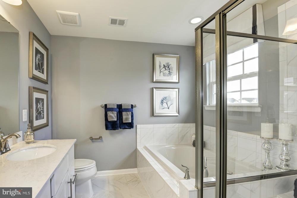 CREEKSIDE VILLAGE - Residential