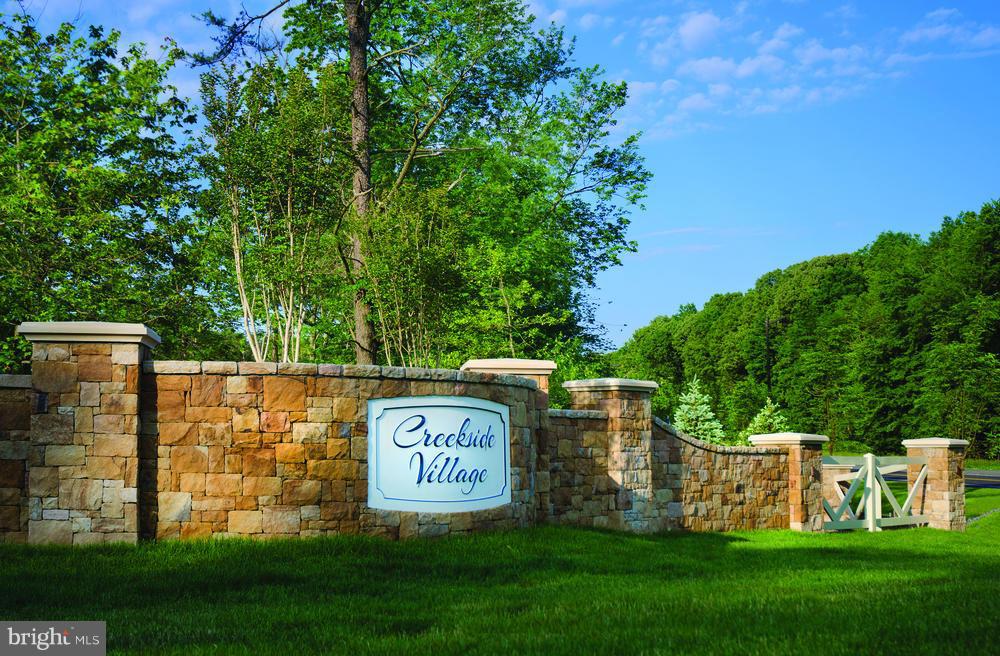CREEKSIDE VILLAGE - Residential