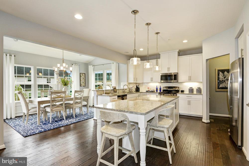 CREEKSIDE VILLAGE - Residential