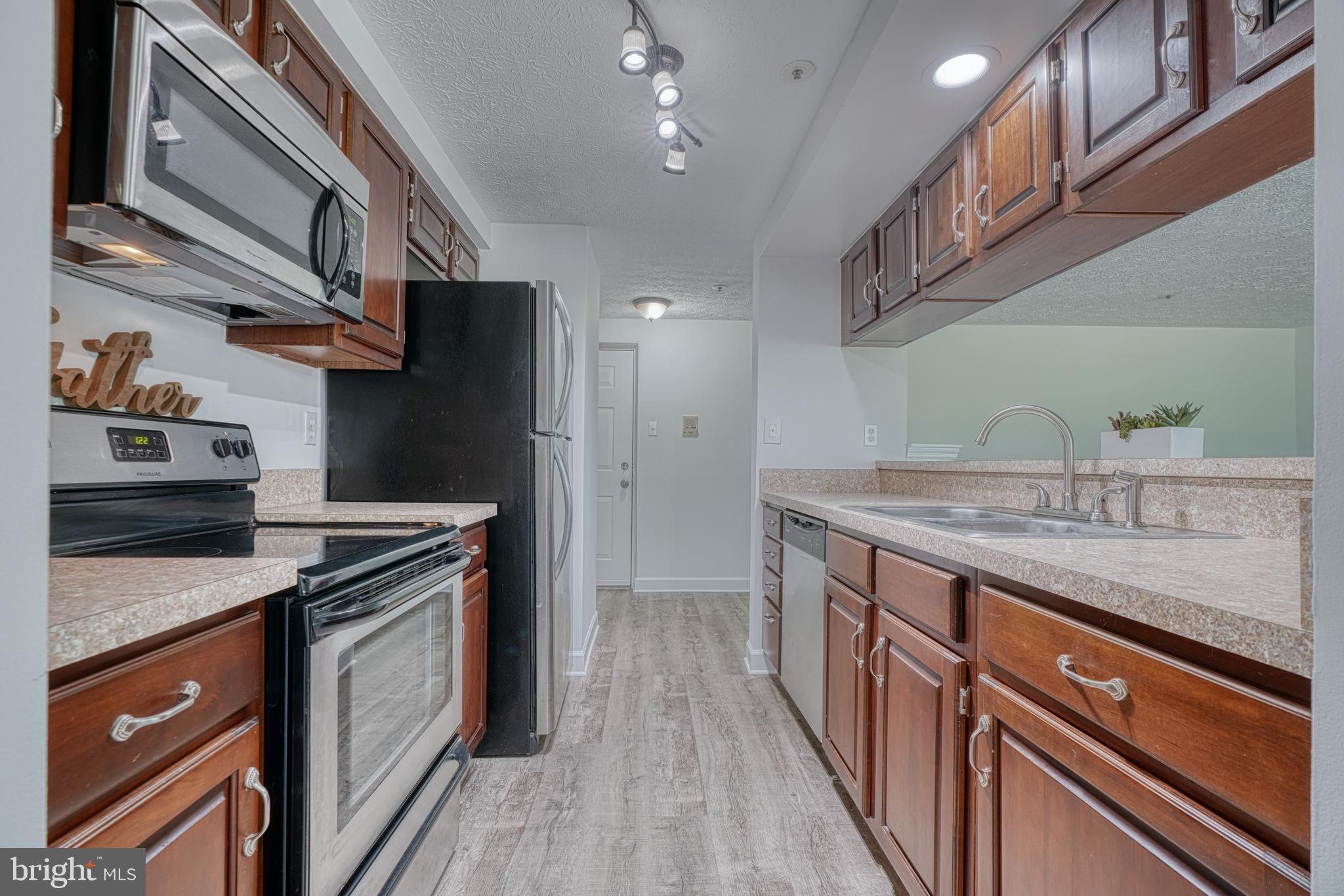 WOODBRIDGE CENTER - Residential Lease