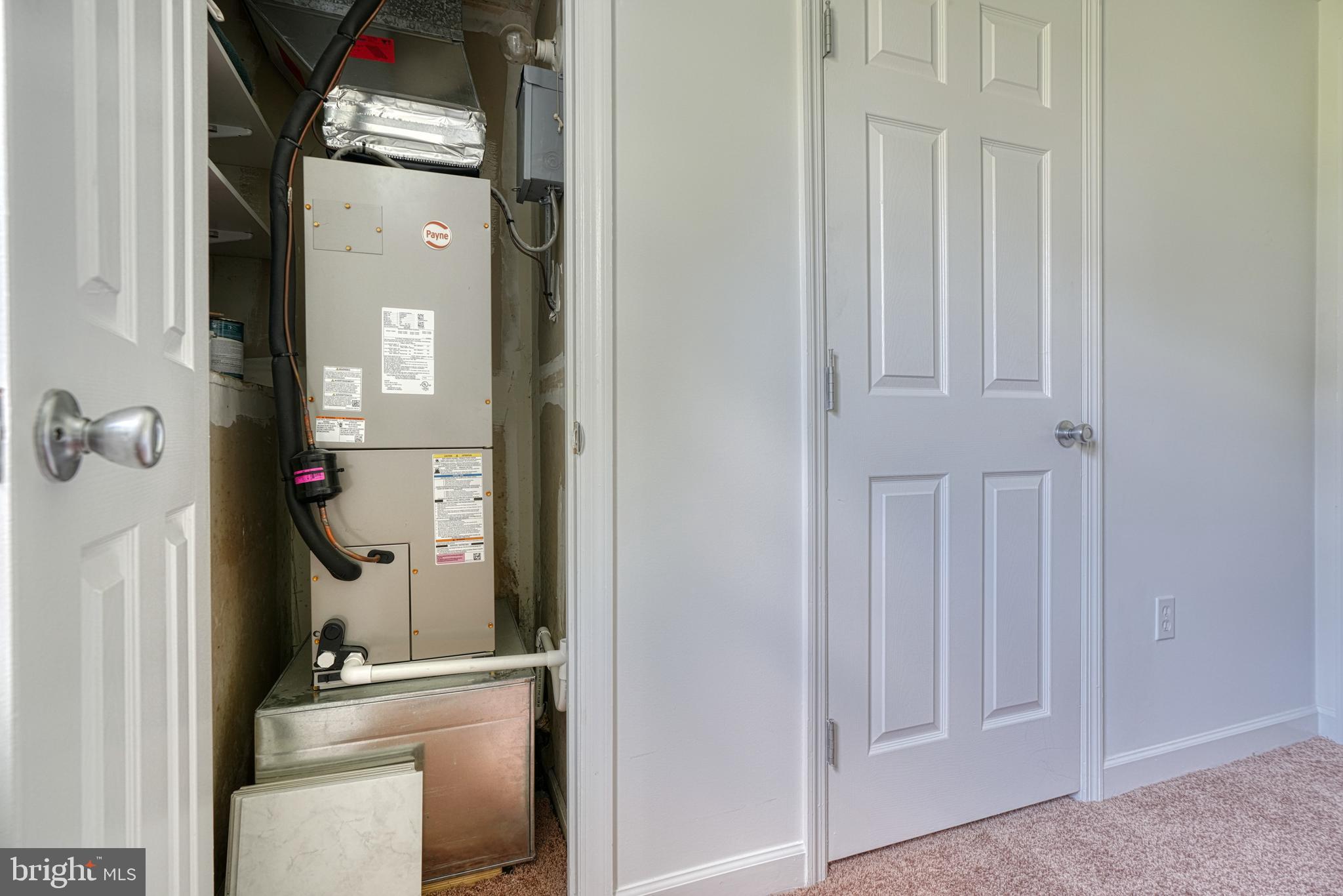 WOODBRIDGE CENTER - Residential Lease