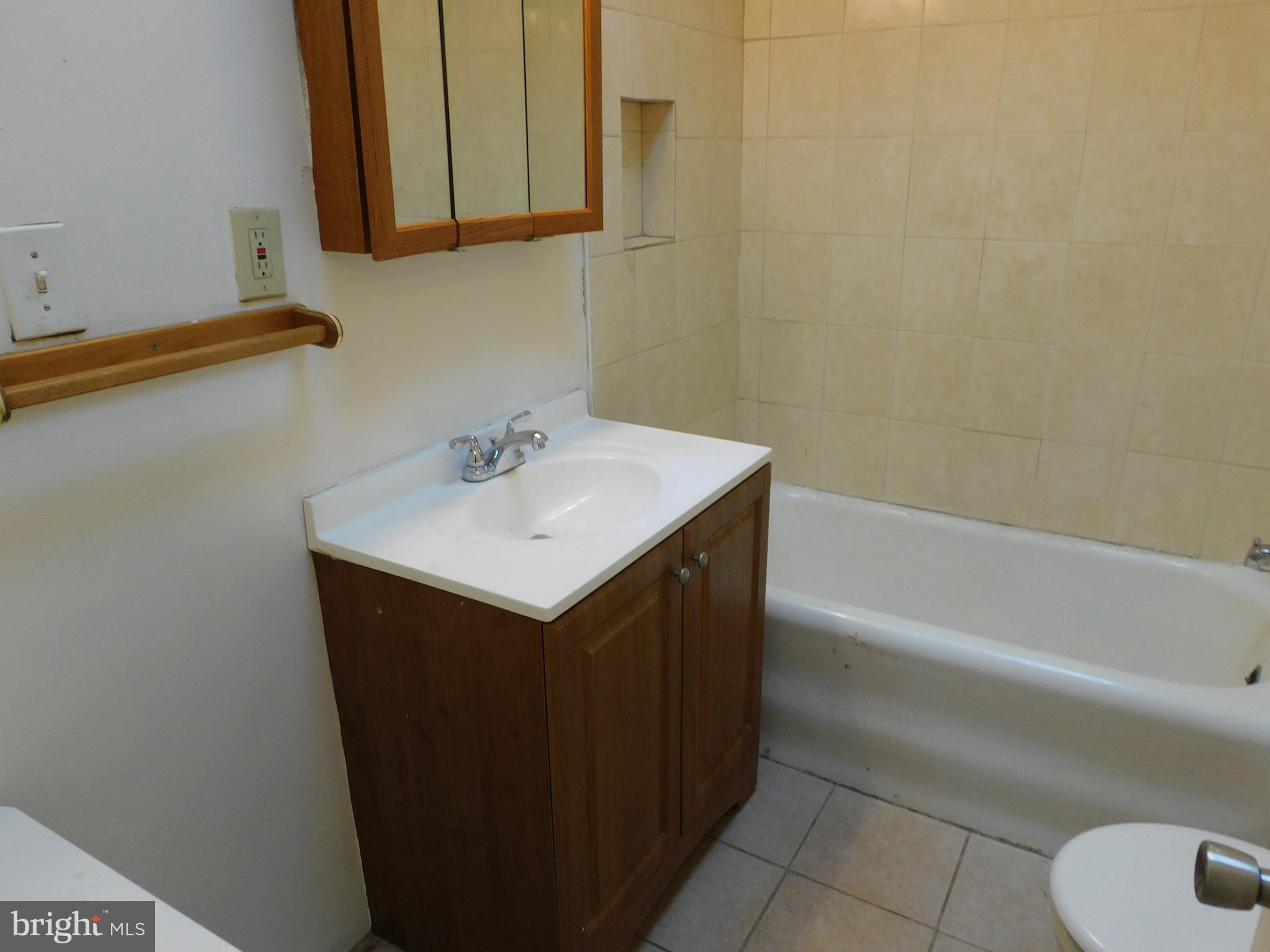 LAWNCREST - Residential