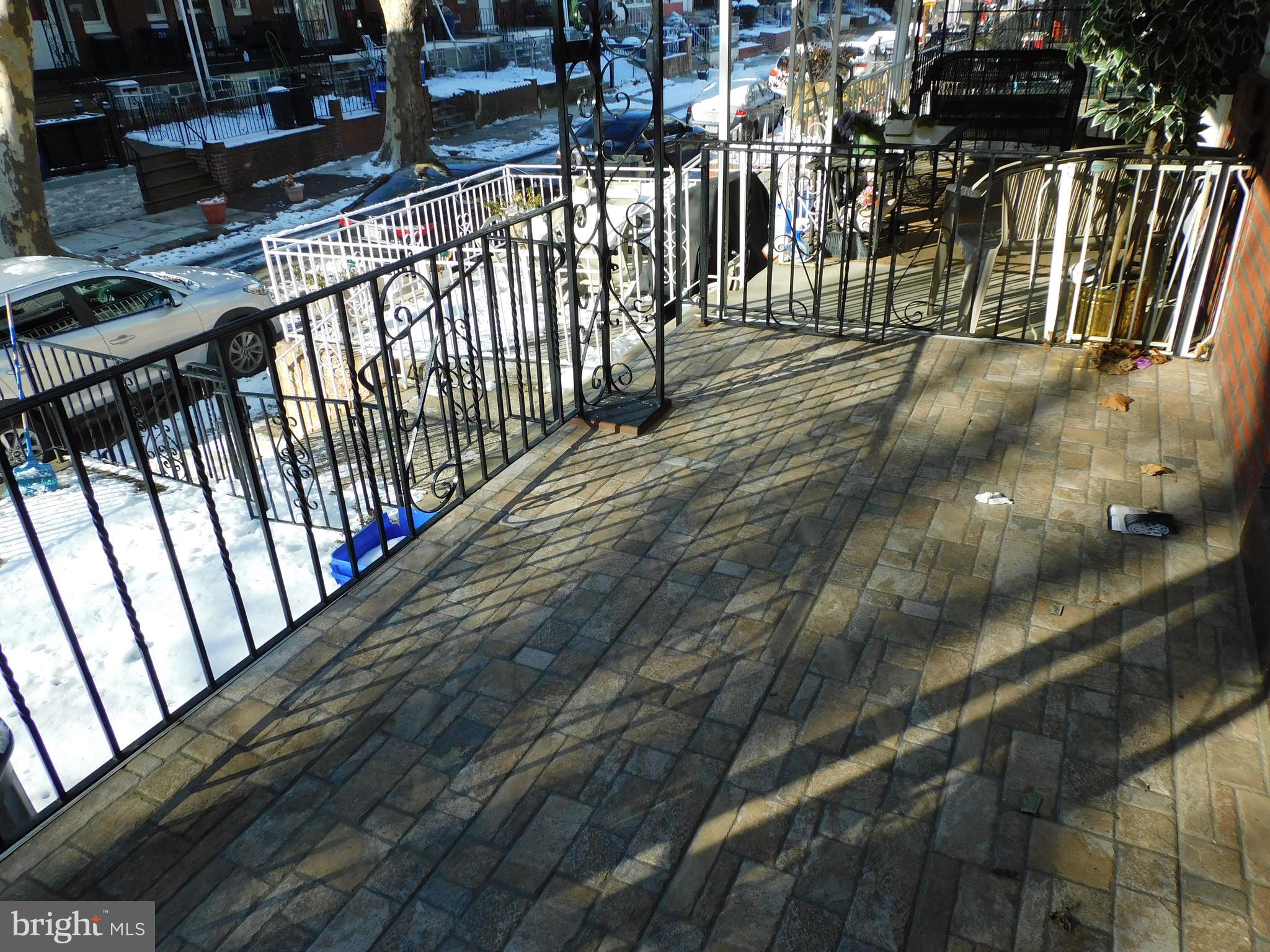 LAWNCREST - Residential