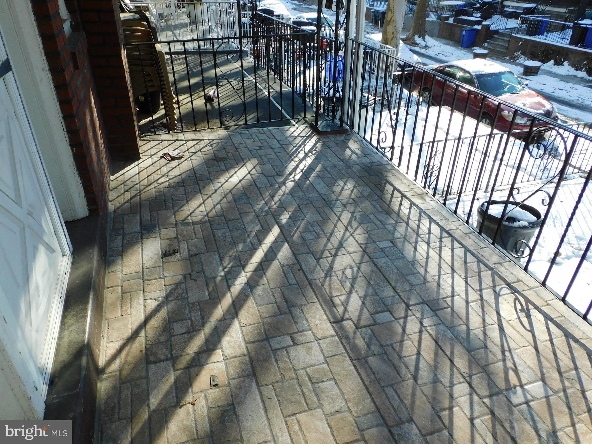 LAWNCREST - Residential