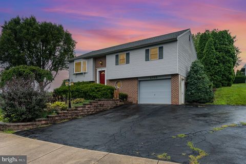 Photo of 1755 Southport Drive, LANCASTER, PA 17603 (MLS # PALA2072290)
