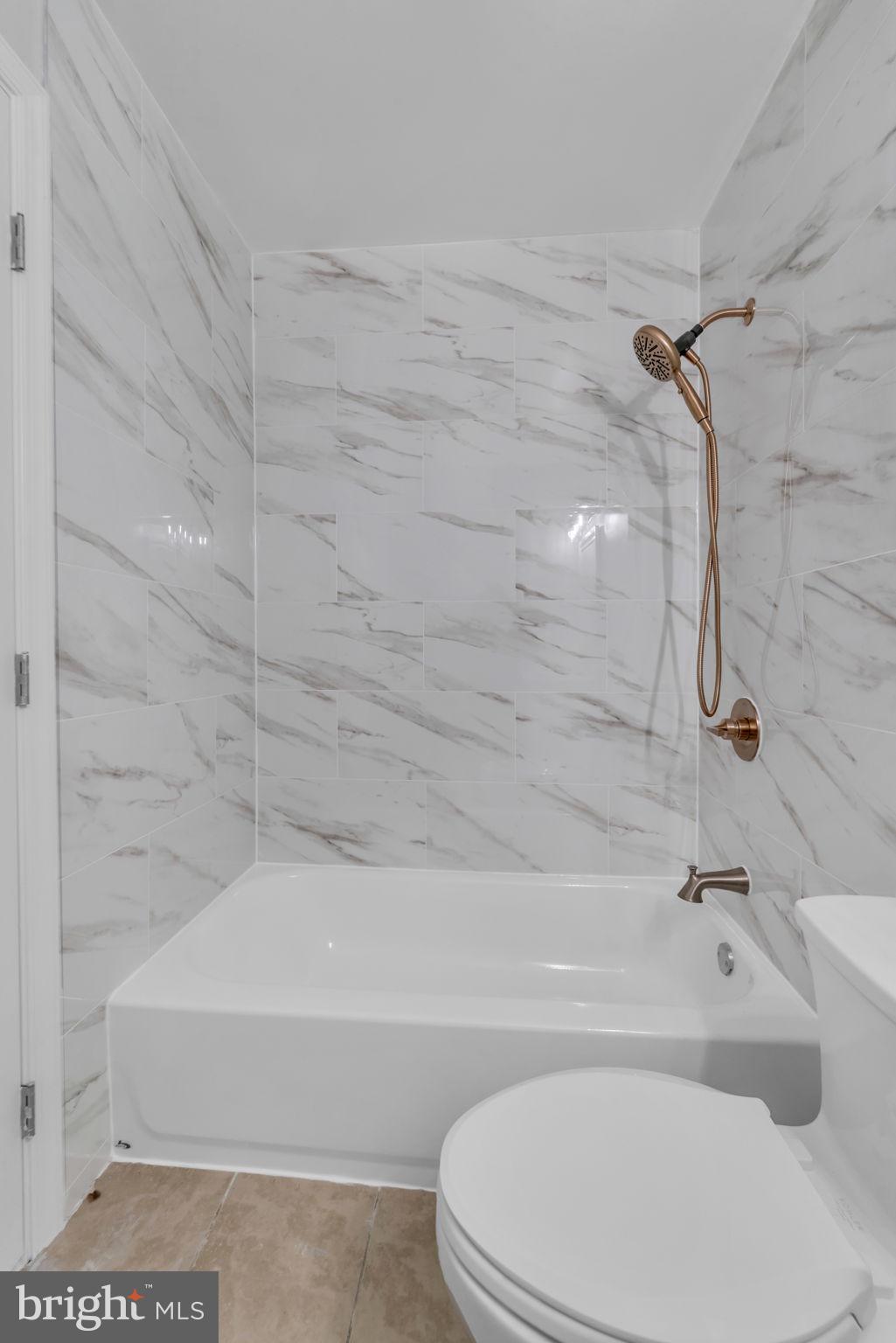 REFLECTION LAKE - Residential