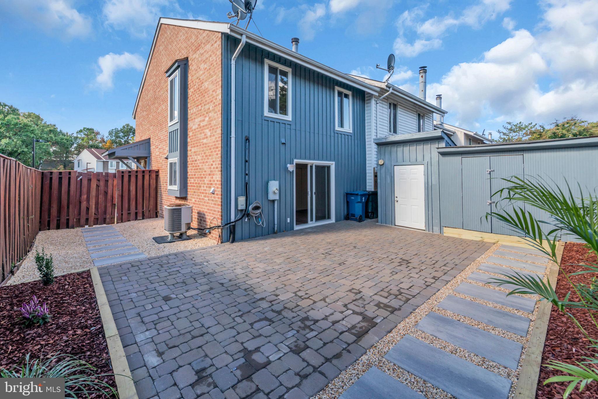 REFLECTION LAKE - Residential