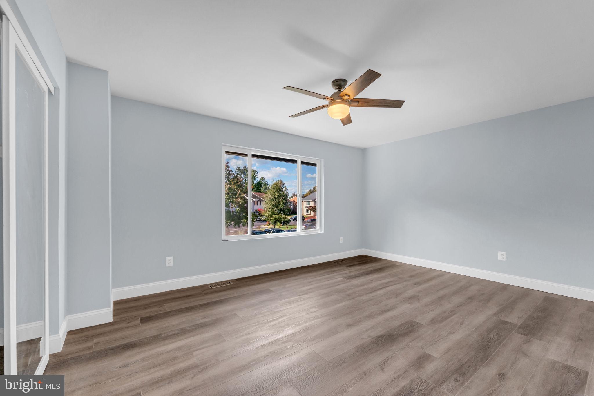 REFLECTION LAKE - Residential