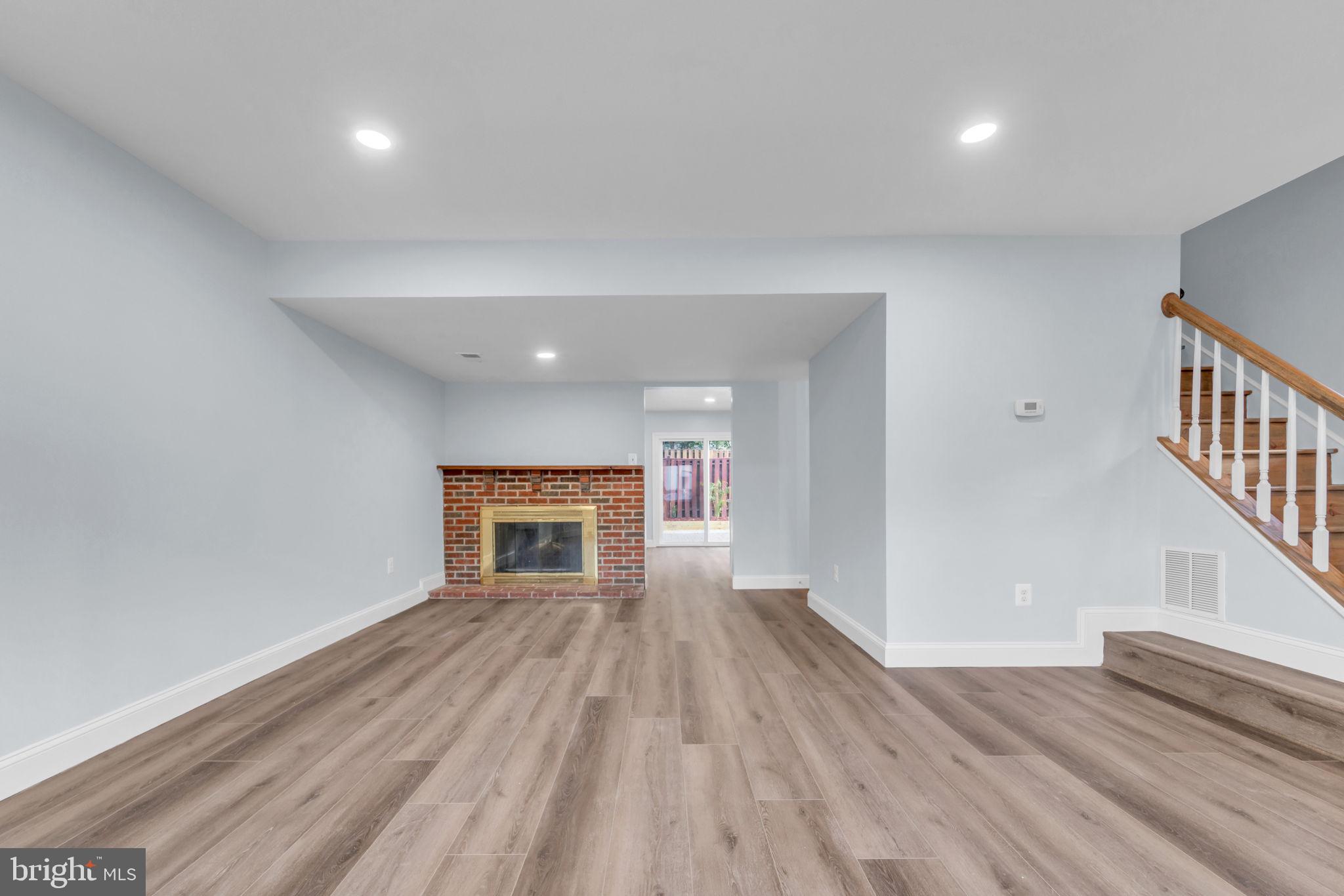 REFLECTION LAKE - Residential