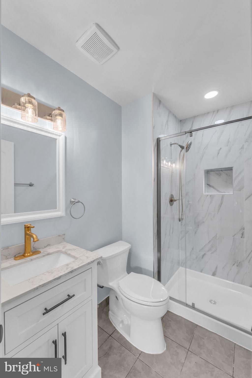 REFLECTION LAKE - Residential