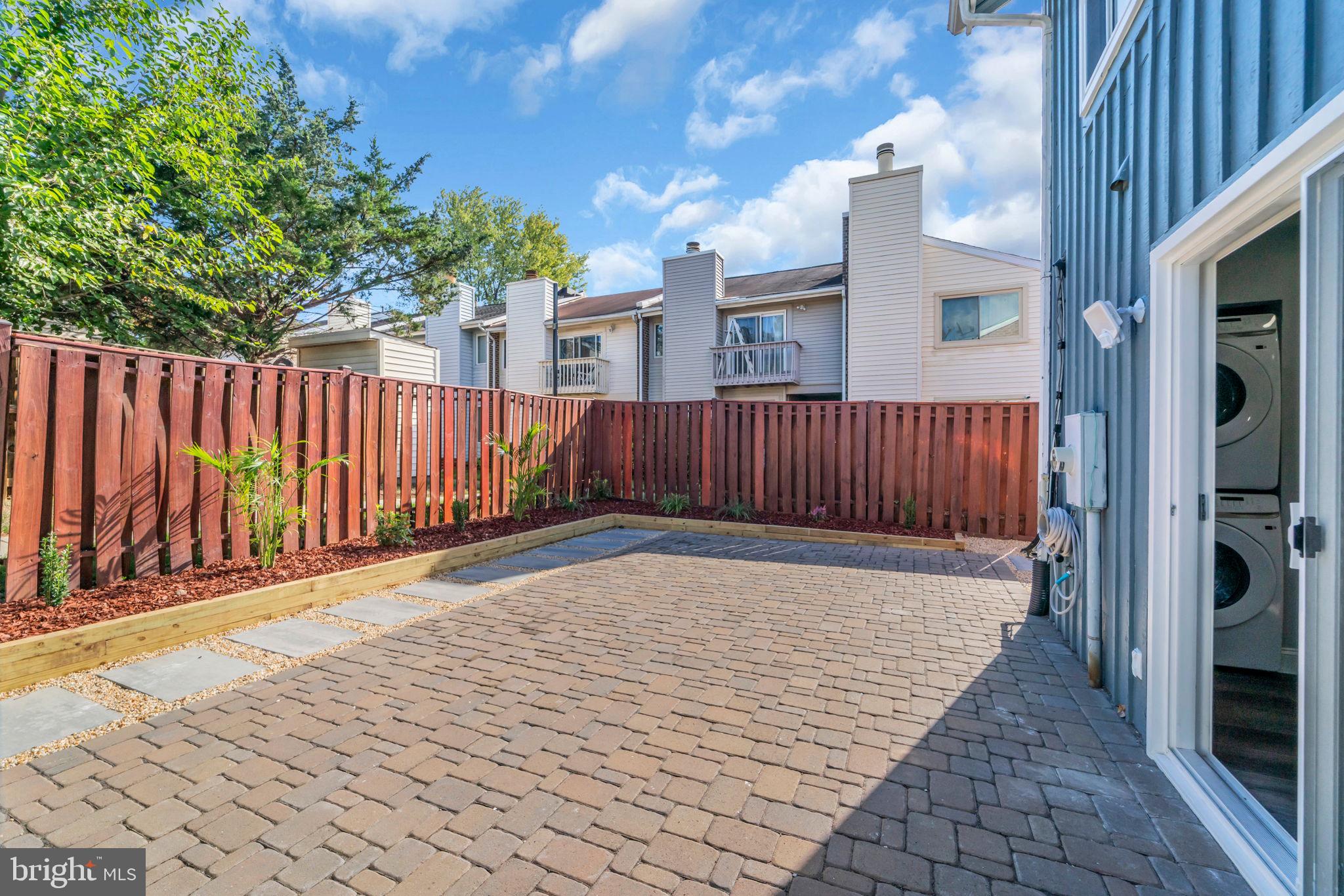 REFLECTION LAKE - Residential