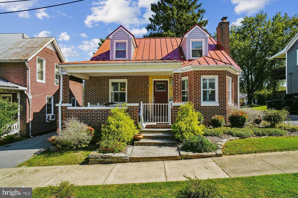 Photo of 110 S Jefferson Street, MIDDLETOWN, MD 21769 (MLS # MDFR2071578)