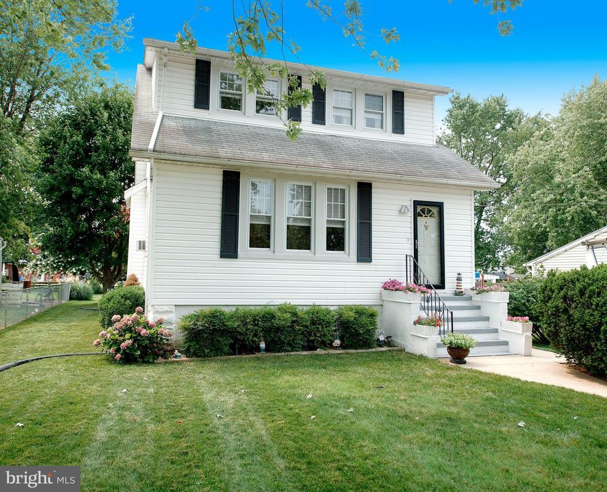 Come home to this meticulously maintained 3BR 1.5 bath home  just minutes away from the water on North Point Creek.  An enclosed finished front porch welcomes all in to the main level.  A living room, dining room and galley kitchen flow through to the cozy back family room with a wood stove.  A half bath off the living room rounds out the main floor. 9 Ft ceilings on the main level.  Retreat upstairs to 3 bedrooms and the main hall bath.  The basement offers space to finish, laundry and partial bath with  separate covered side entrance! 
Bring your modern touch to this solid well maintained home just minutes away from 3 marinas on North Point Creek, North Point Park and Fort Howard!