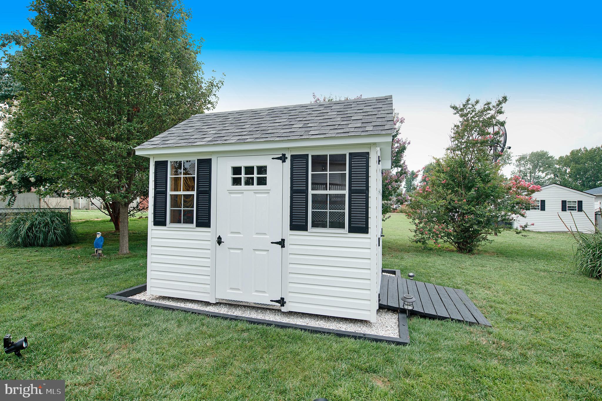 LODGE FOREST MANOR - Residential