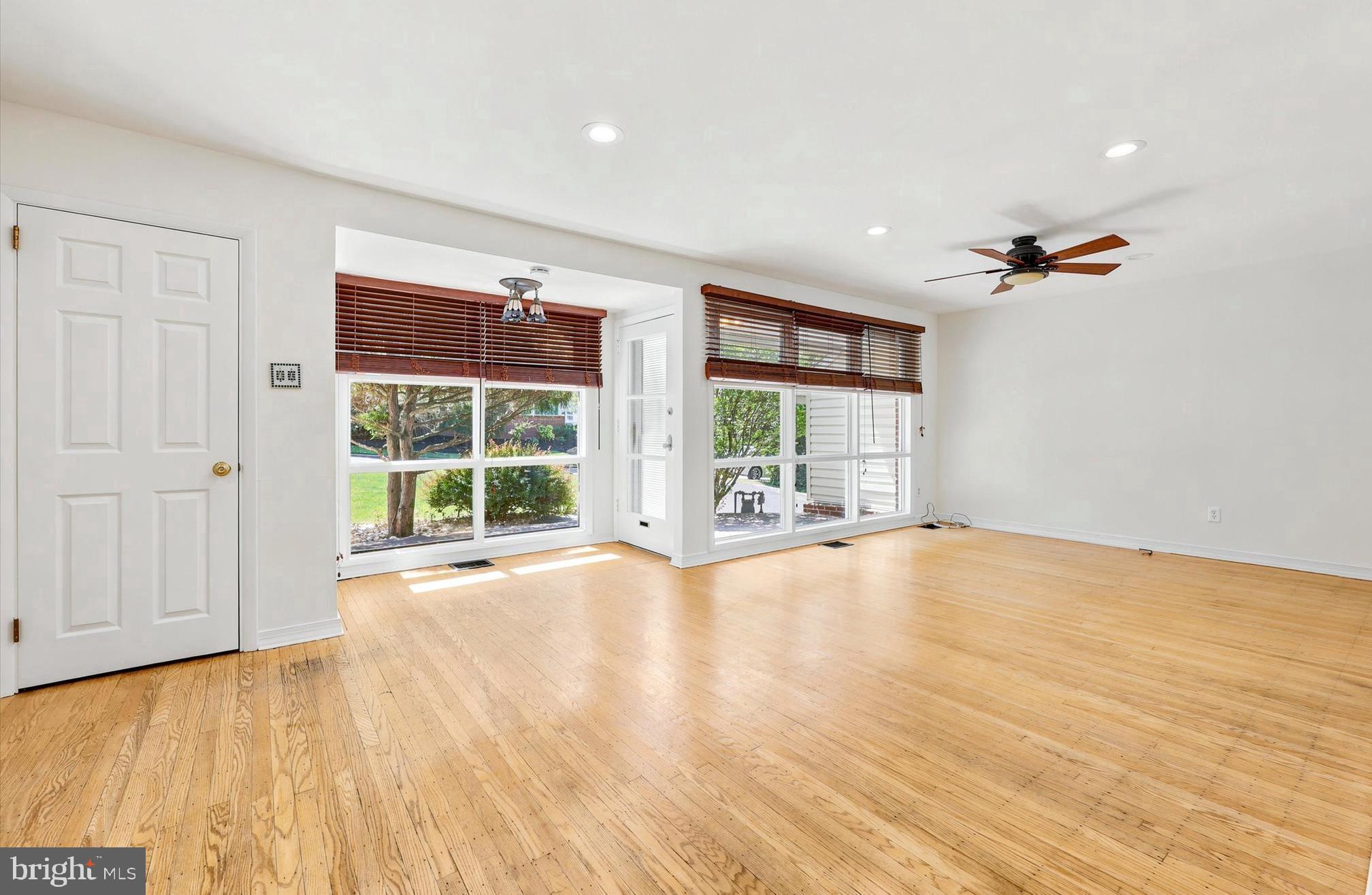417 MEADOWBROOK LANE