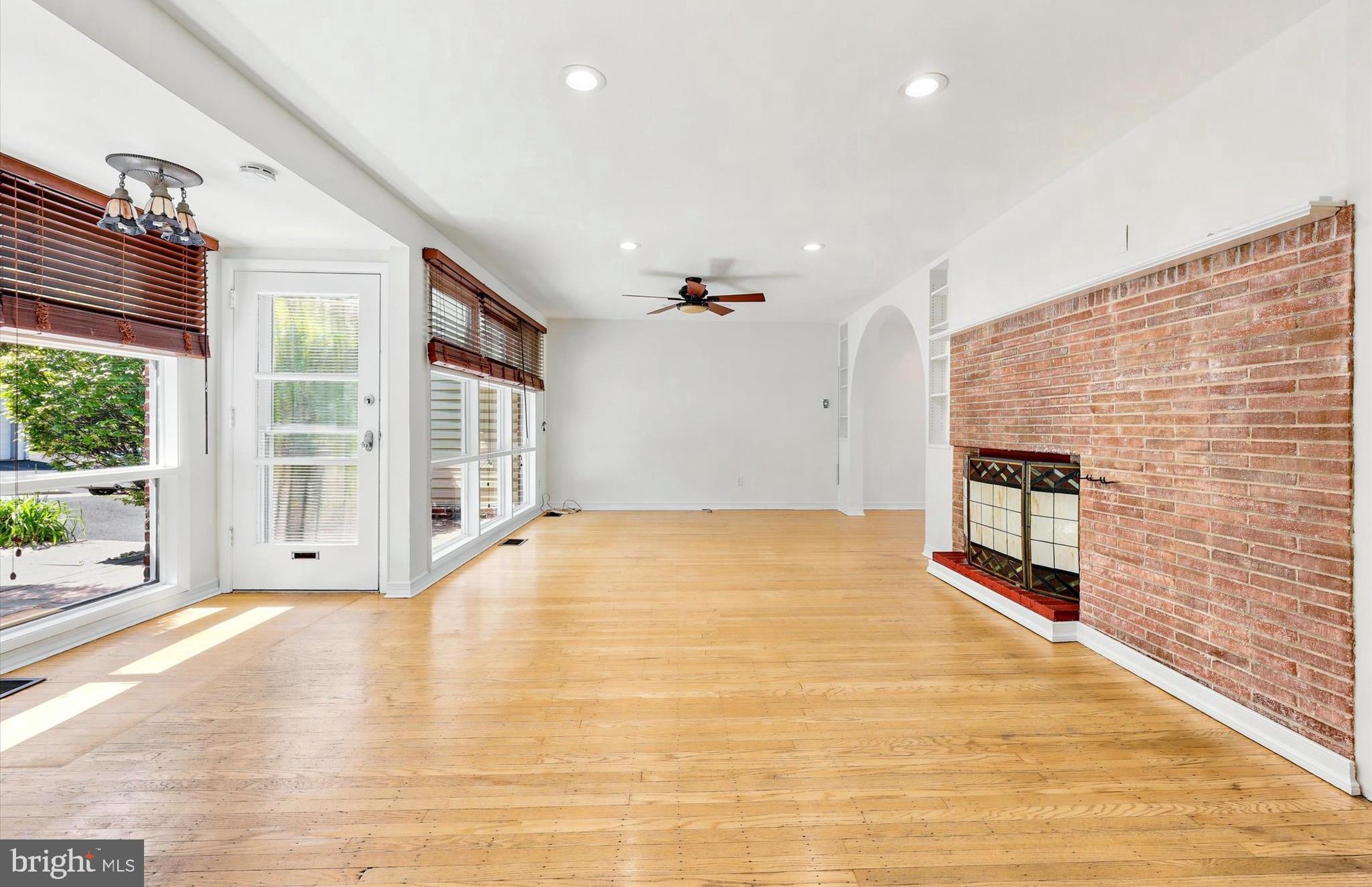 417 MEADOWBROOK LANE