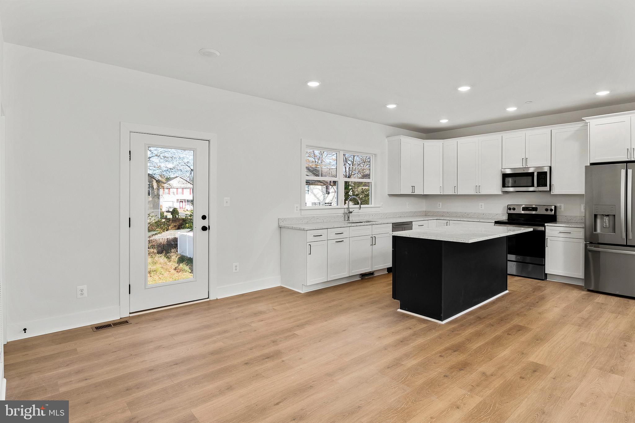 SELBY ON THE BAY - Residential