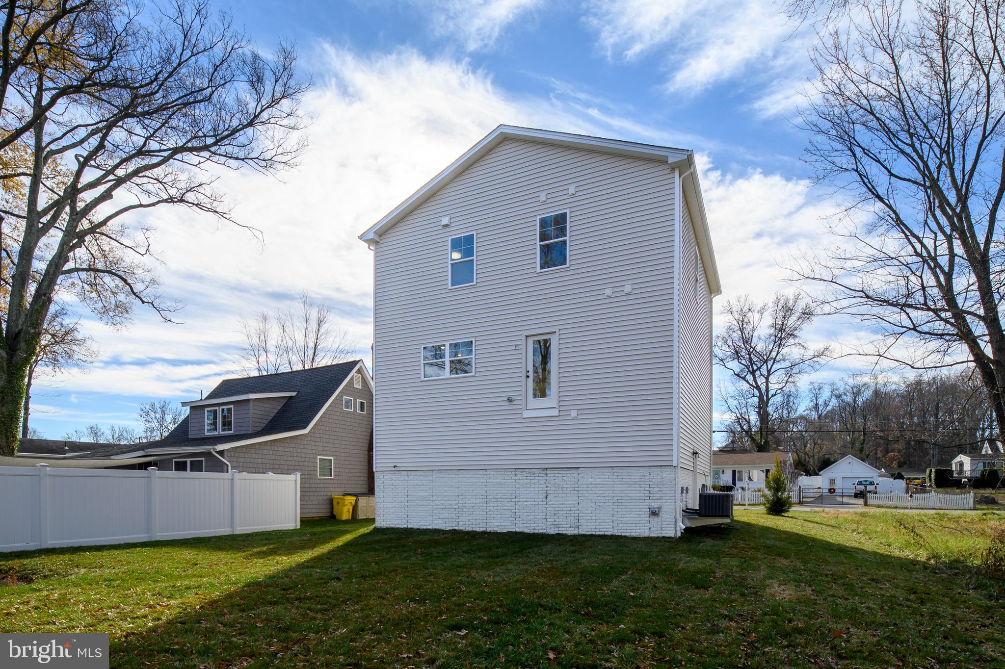 SELBY ON THE BAY - Residential