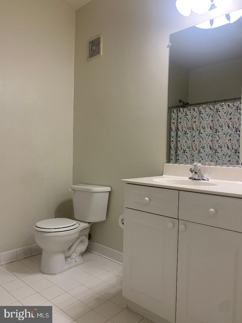 FORTNIGHTLY SQUARE - Residential Lease