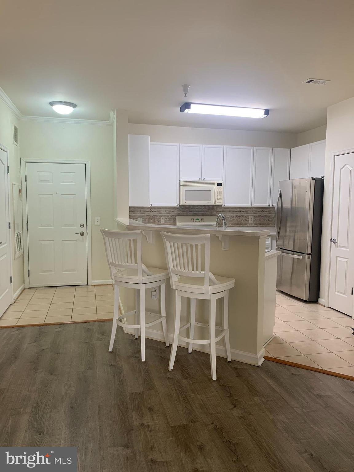 FORTNIGHTLY SQUARE - Residential Lease