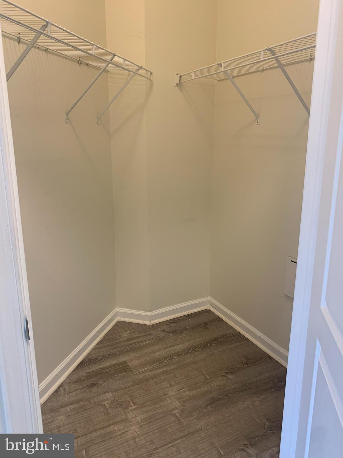 FORTNIGHTLY SQUARE - Residential Lease