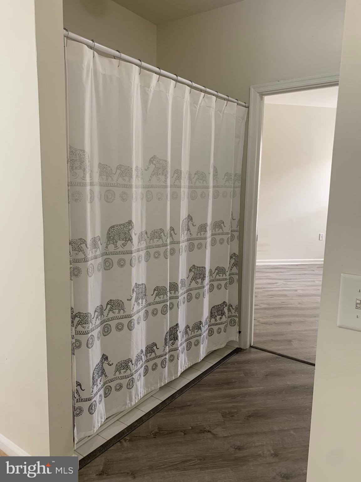 FORTNIGHTLY SQUARE - Residential Lease