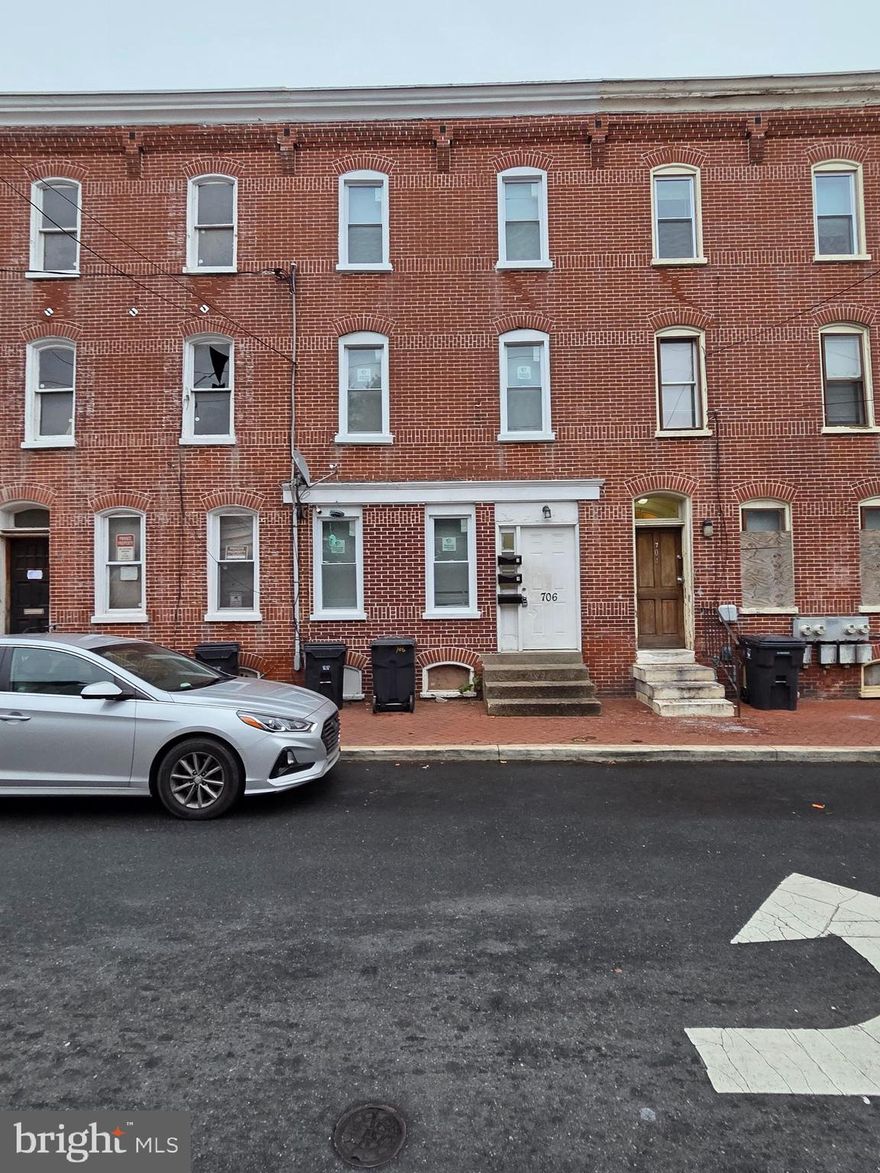 Nice updated triplex close to business, nightlife and restaurants. Updated, fully leased 3 unit building. Two 2 bedroom units and one efficiency.  Property in very good condition. Tenant pays all utilities including electric, heat and hot water. Owner pays sewer and water. Total gross cash flow is approximately $39,000 year. Estimated CAP rate is 10%. Very nice building and easy to rent, Would be a wonderful addition to any portfolio.