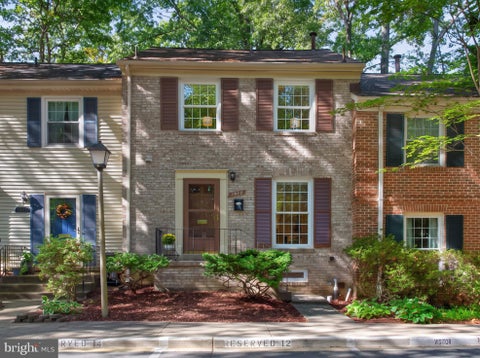 Photo of 1512 Chatham Colony Court, RESTON, VA 20190 (MLS # VAFX2347062)