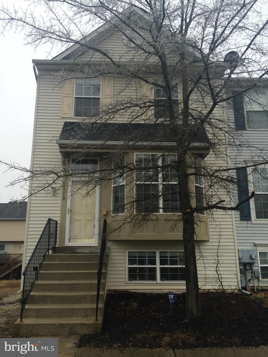 Desirable neighborhood of Somerset. This beautiful 4 bedroom 3 1/2 bath end-unit townhouse has a fully finished basement with a fireplace and full bath, spacious kitchen with breakfast area. Great Starter Home! Close to schools, shopping, and easy commute to Andrews AFB, DC metro areas. Don't miss this perfect opportunity today!