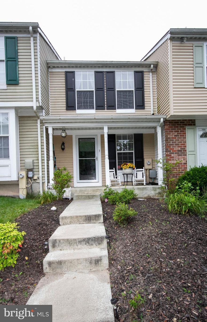 Welcome HOME! Beautifully renovated top to bottom in 2017, this beautiful town home is move-in ready and features stainless steel appliances, granite counter tops, hardwood floors on the main floor, deck, washer, dryer, and updated bathrooms.  Privacy fence installed in 2018!  Super low HOA and HOME WARRANTY INCLUDED!  Don't miss out on this great opportunity-come see it and fall in love!