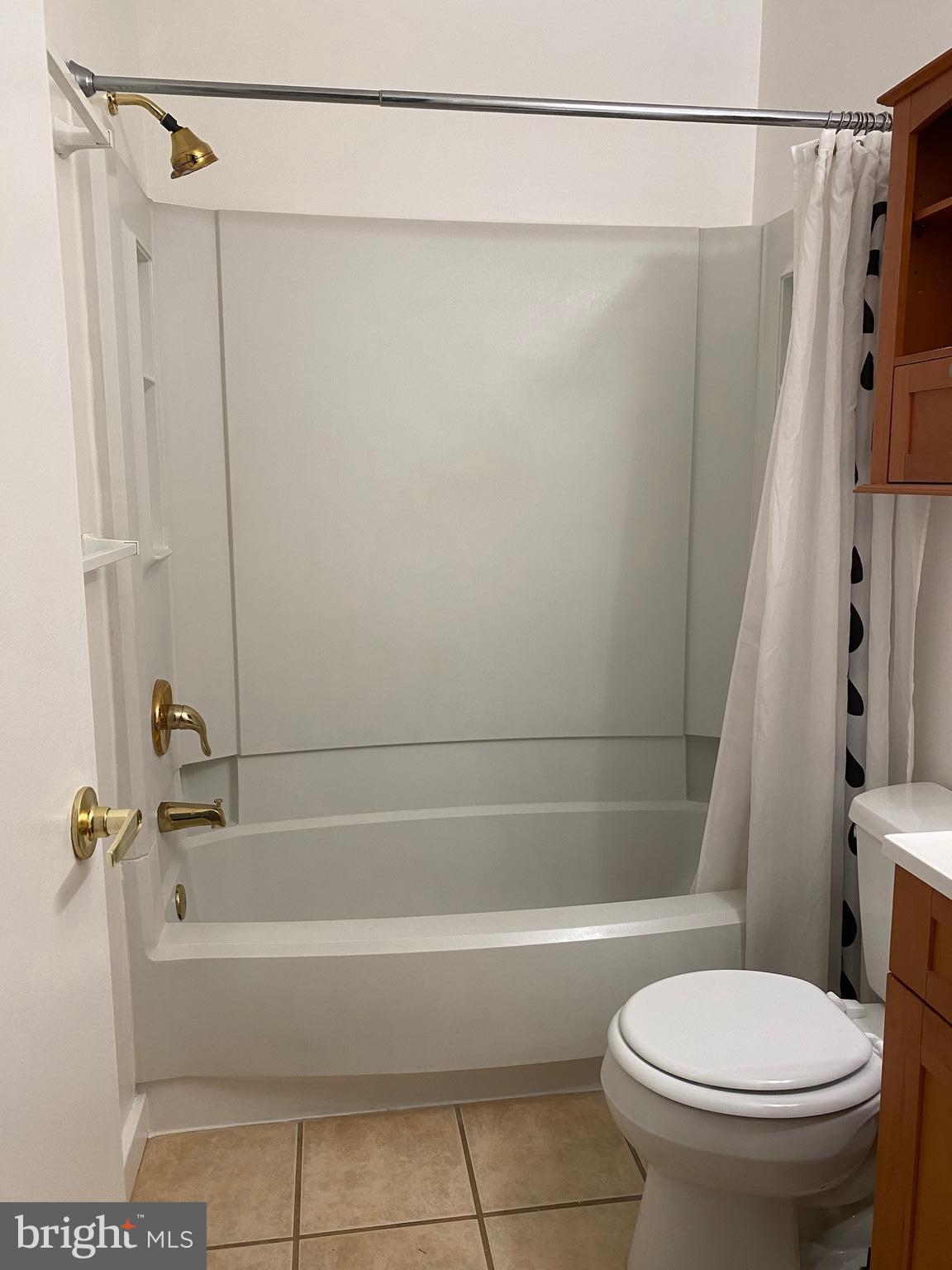 GUNNERS LAKE VILLAGE - Residential