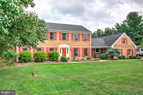Homes For Sale - 11 Buck Run<br/> REINHOLDS, PA 17569