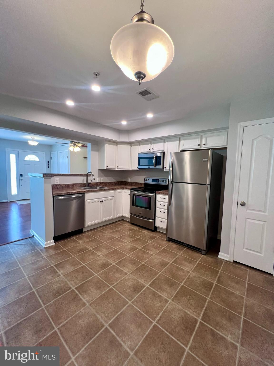 RESERVOIR RIDGE - Residential Lease