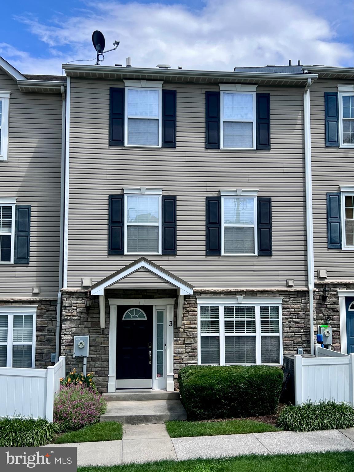 RESERVOIR RIDGE - Residential Lease