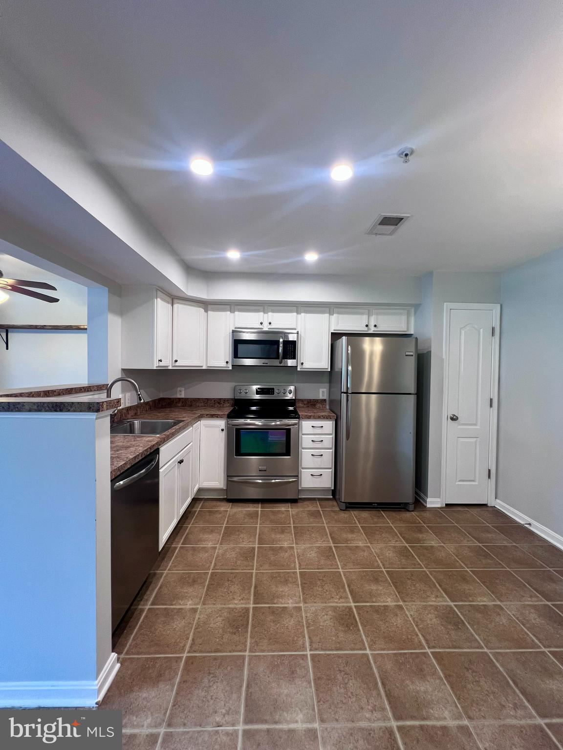 RESERVOIR RIDGE - Residential Lease