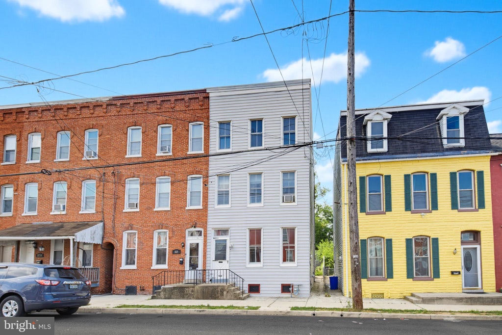 Photo of 566 Walnut St, COLUMBIA, PA 17512 (MLS # PALA2090968)