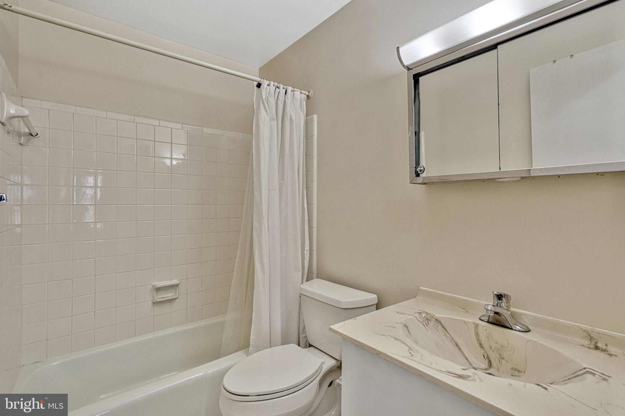 LAKE BRADDOCK - Residential Lease