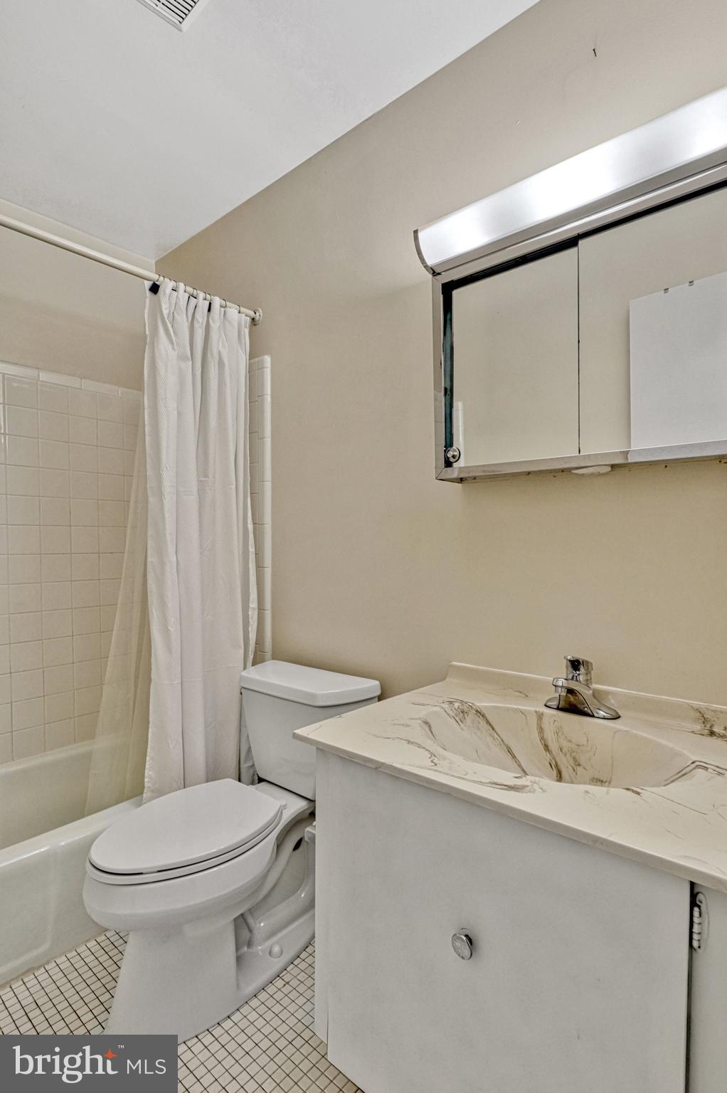 LAKE BRADDOCK - Residential Lease