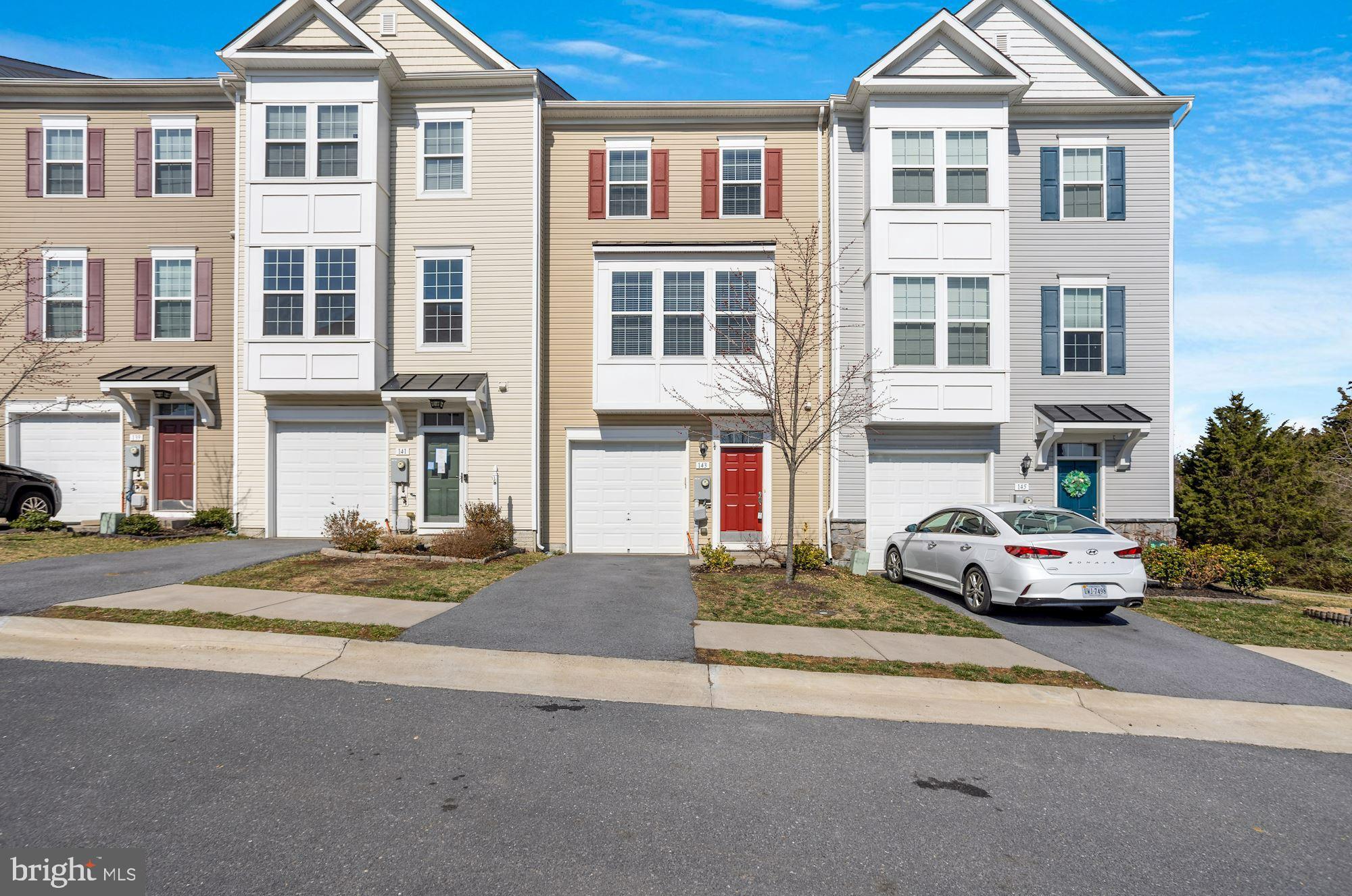 THE TOWNES AT TASKER - Residential