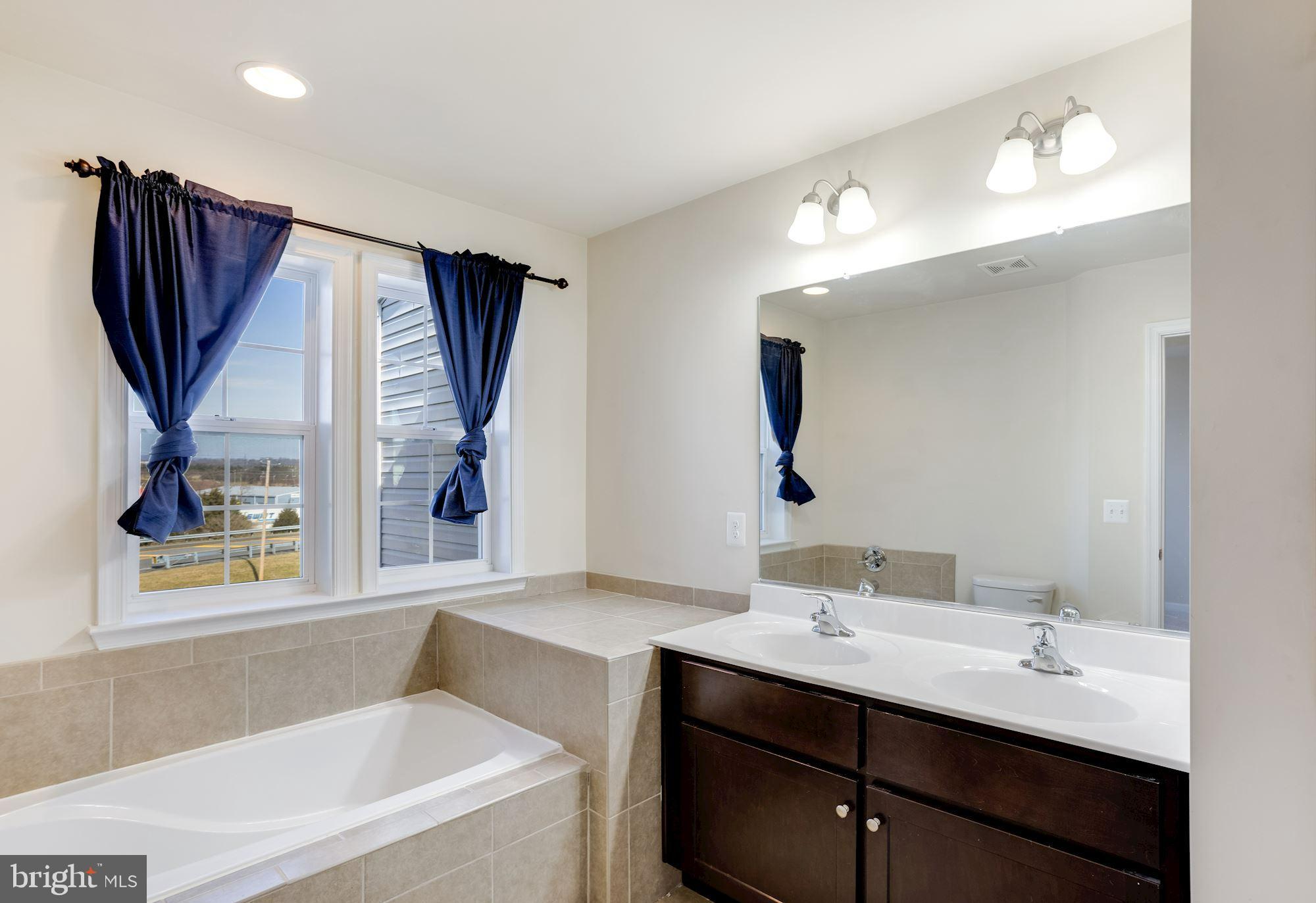 THE TOWNES AT TASKER - Residential