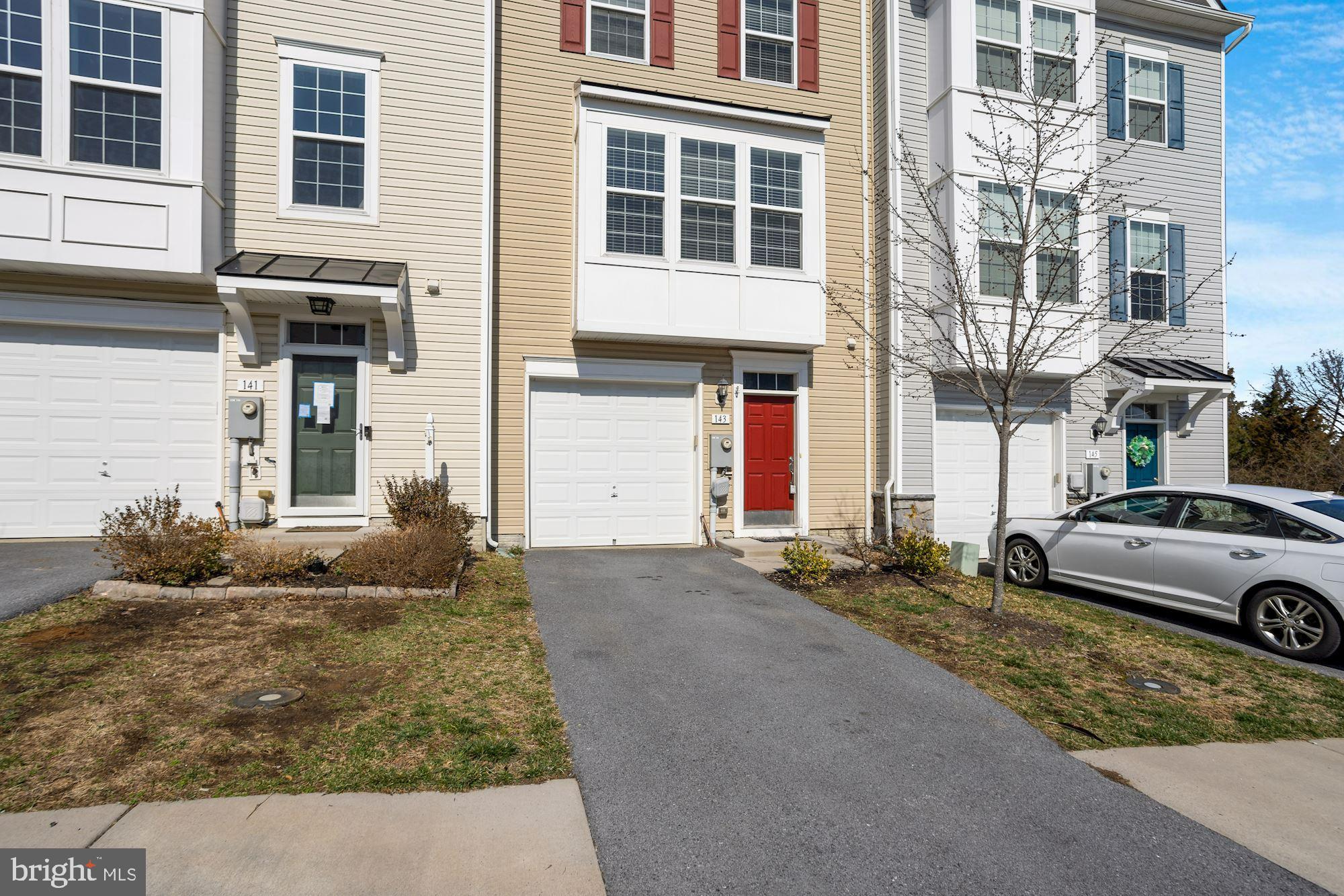 THE TOWNES AT TASKER - Residential