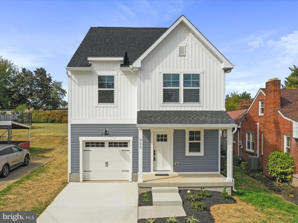 Photo of 325 Devonshire Road, HAGERSTOWN, MD 21740 (MLS # MDWA2031848)
