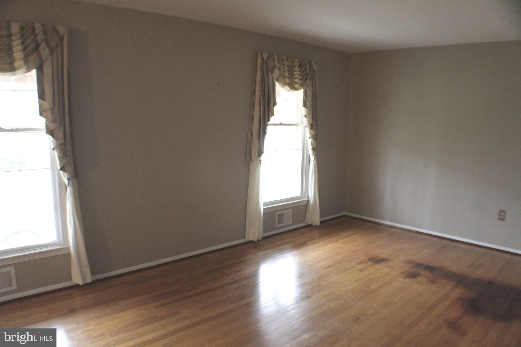 LAKE RIDGE EXECUTIVE PARK - Residential