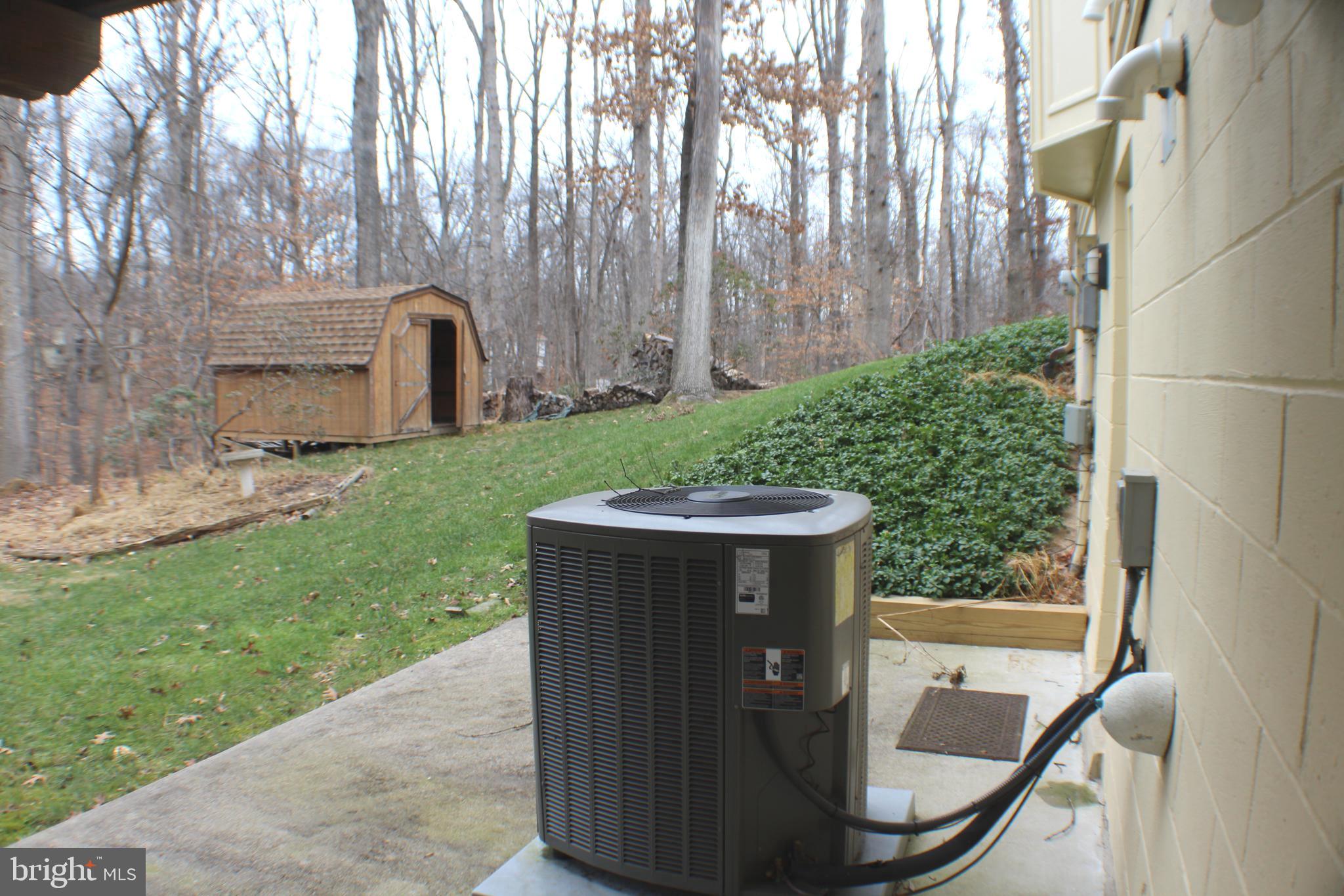 LAKE RIDGE EXECUTIVE PARK - Residential