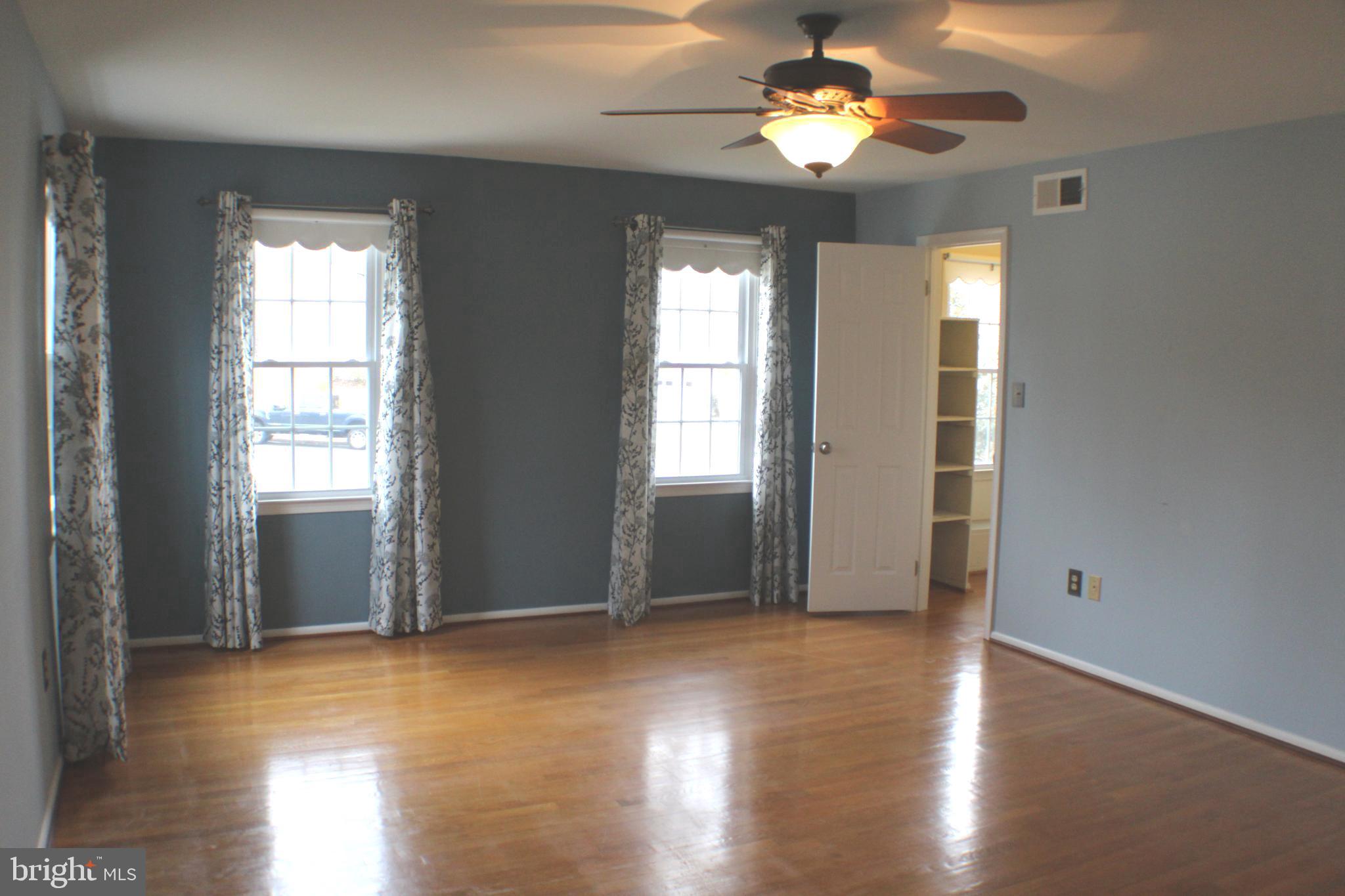 LAKE RIDGE EXECUTIVE PARK - Residential