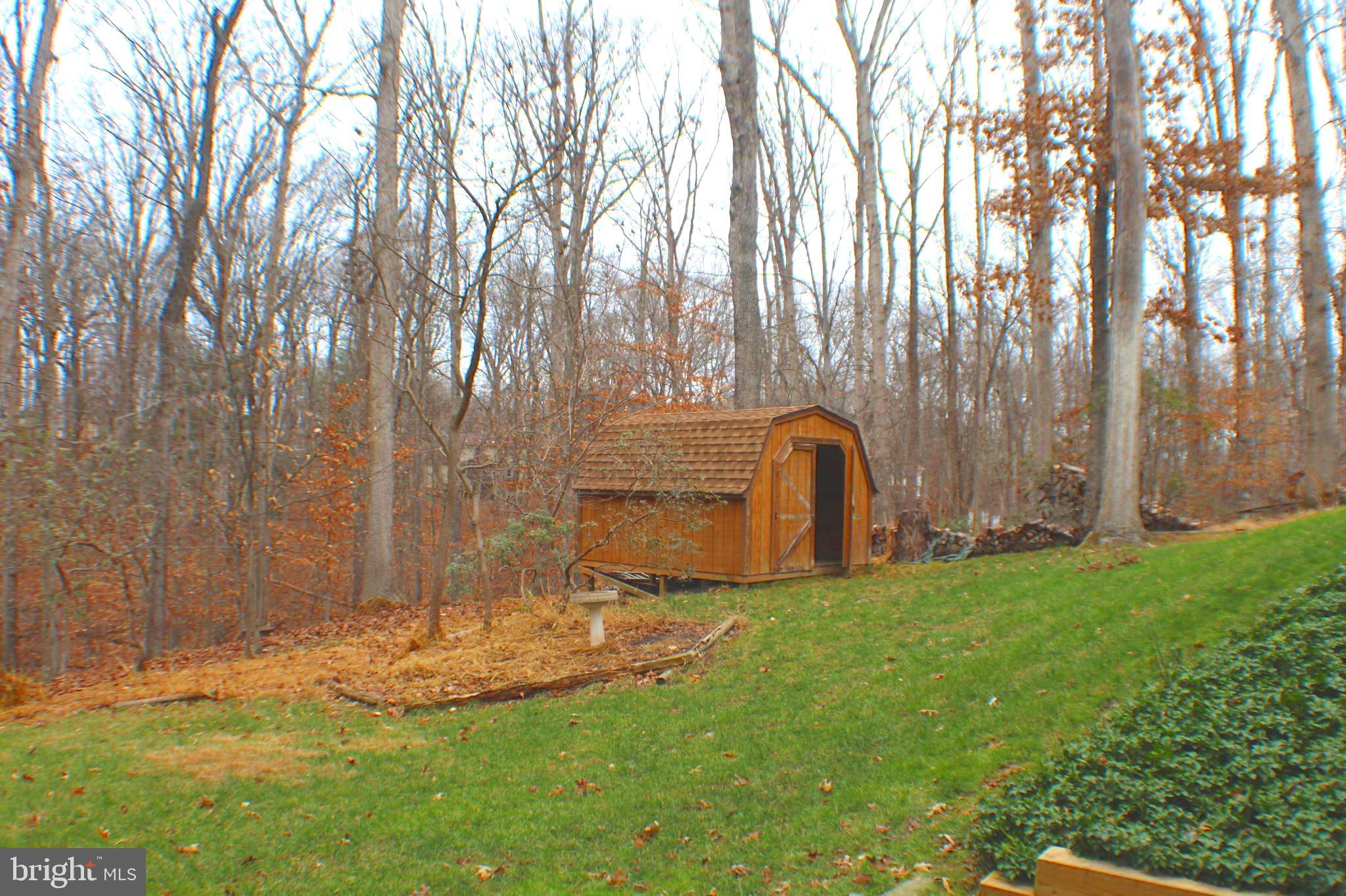 LAKE RIDGE EXECUTIVE PARK - Residential